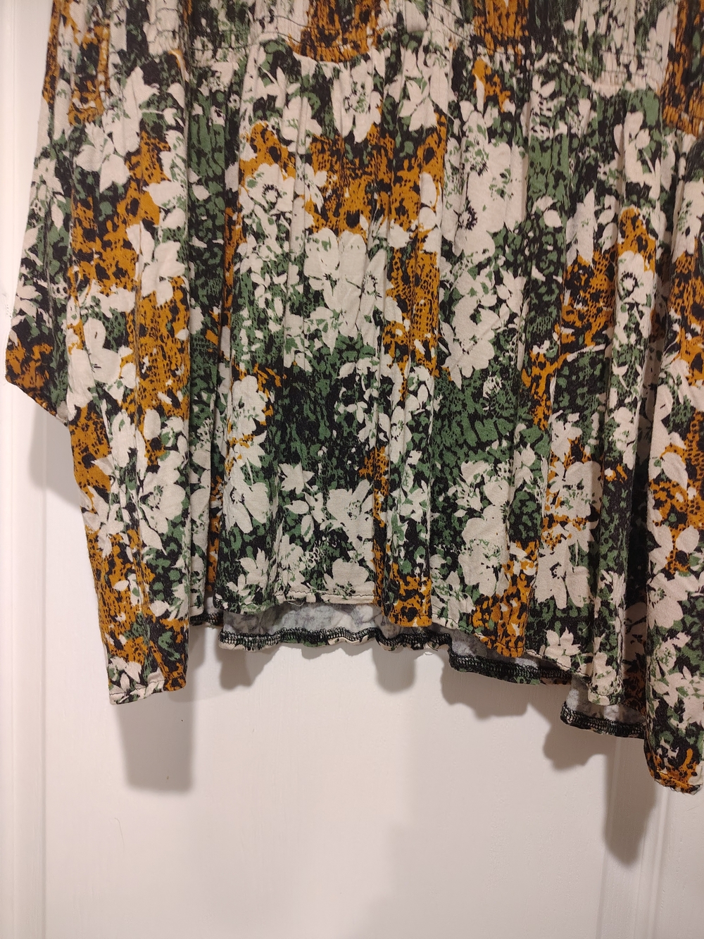 Boho Floral V-Neck Long Sleeve Tunic Top — Green Multi - Picture 7 of 10